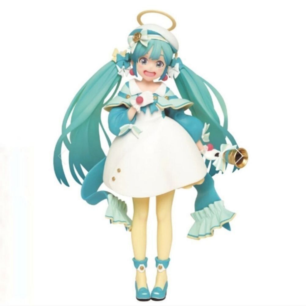 Hatsune Miku Winter Version Figure